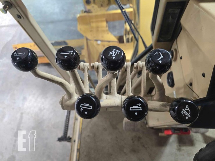 2003-caterpillar-140h-image-17