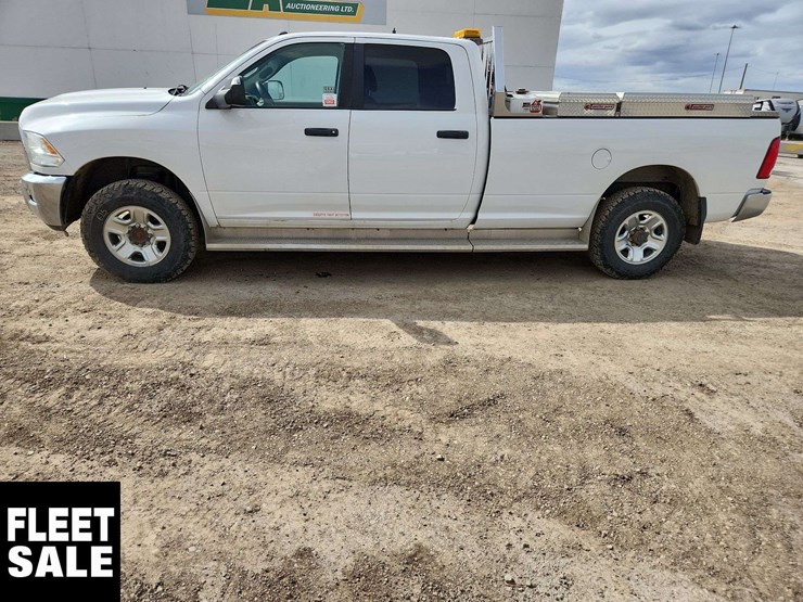 2015-ram-3500-slt-image-2