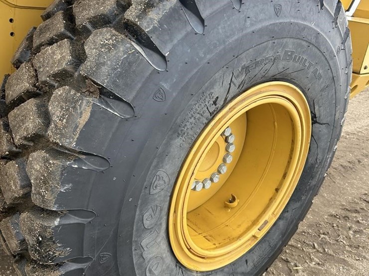 2016-caterpillar-930m-image-10