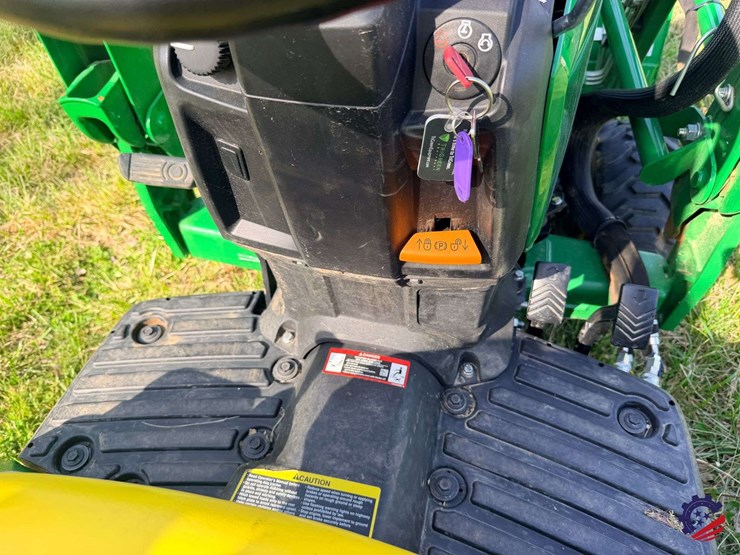2025-john-deere-1023e-image-31