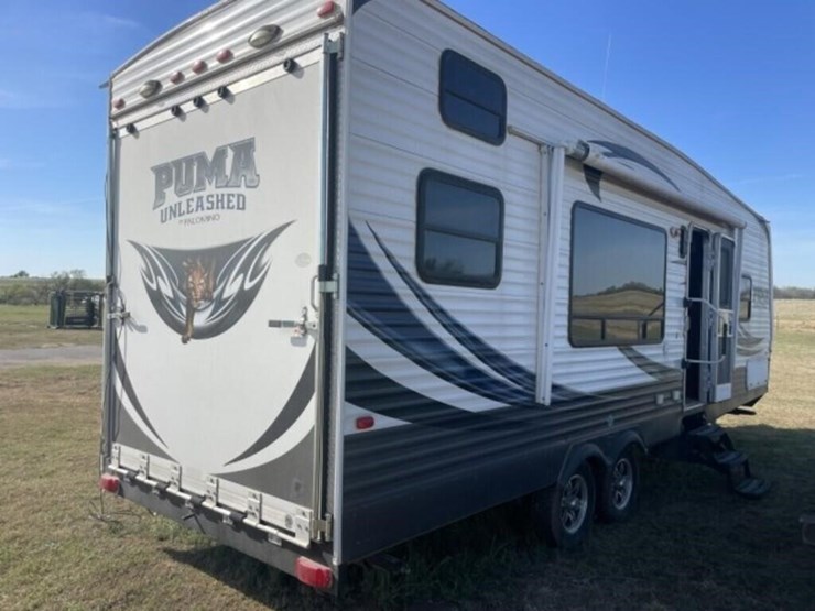 2014-forest-river-26’-puma-toy-hauler-rv-travel-image-10