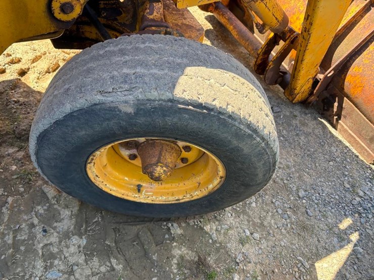 john-deere-410-image-6