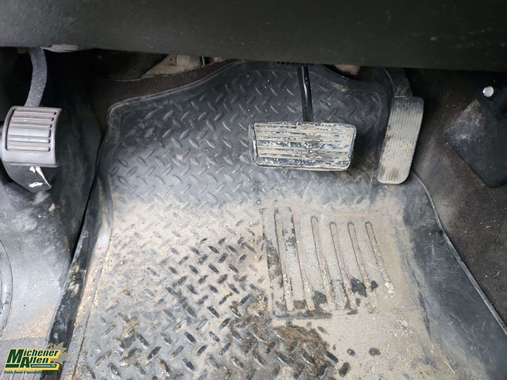 2011-gmc-sierra-2500hd-image-19