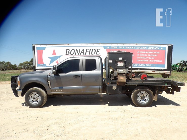 2023-ford-f350-image-2