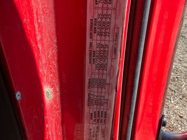 2008-peterbilt-387-image-43