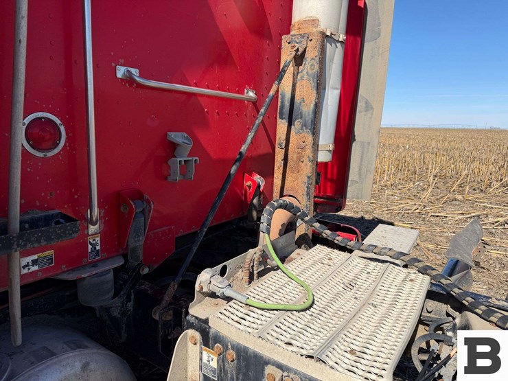 2008-peterbilt-387-image-12