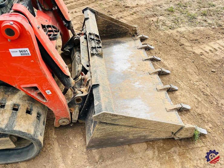 2022-kubota-svl75-2-image-32