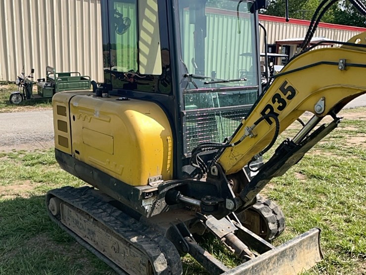 agrotk-r35-mini-excavator-346-hours-kubota-engine-image-8