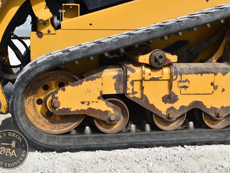 2017-caterpillar-259d-image-25