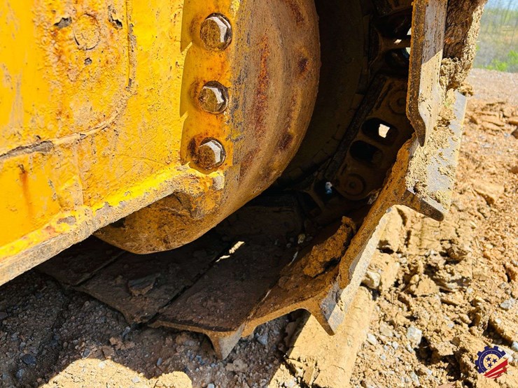 2023-komatsu-d65px-18-image-46