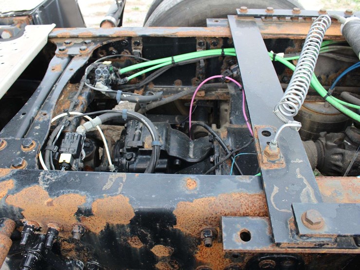 2018-freightliner-cascadia-126-image-43