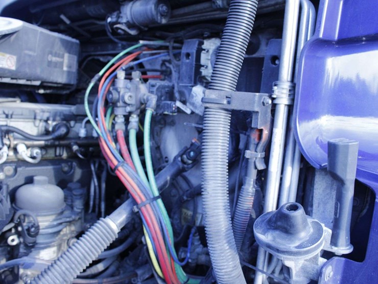 2018-freightliner-cascadia-126-image-33