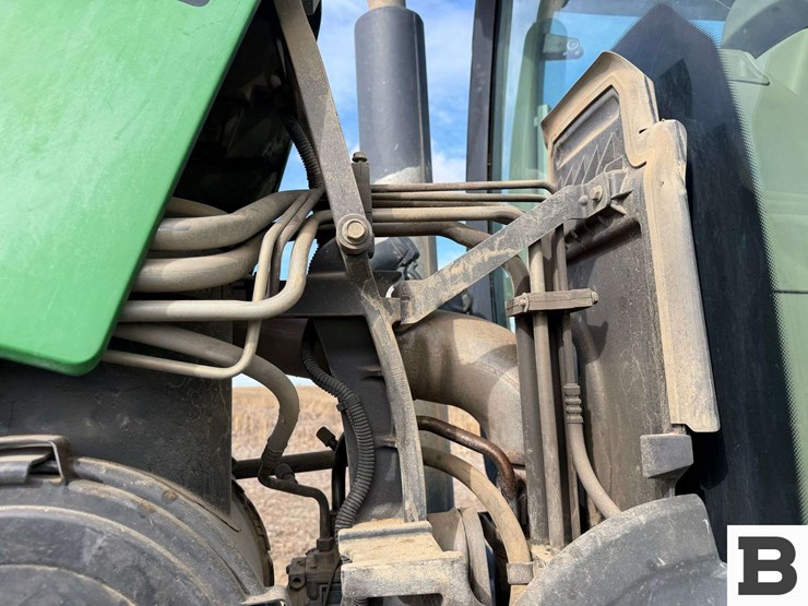 2014-john-deere-8295r-image-65