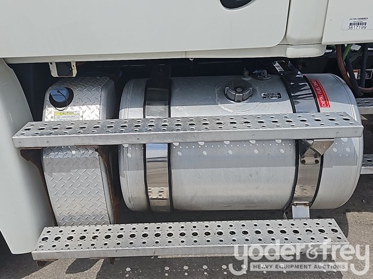 2019-freightliner-cascadia-125-image-10