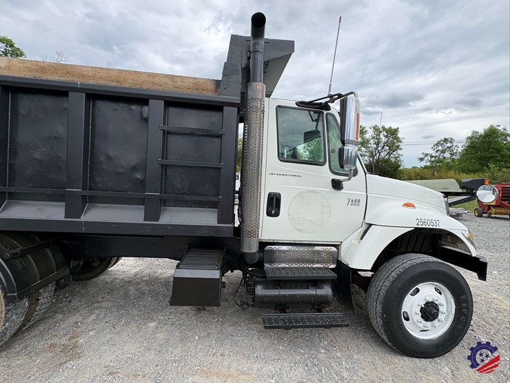 2007-international-sf525-t/a-dump-truck-image-37