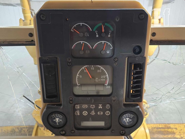 2005-caterpillar-140h-image-20