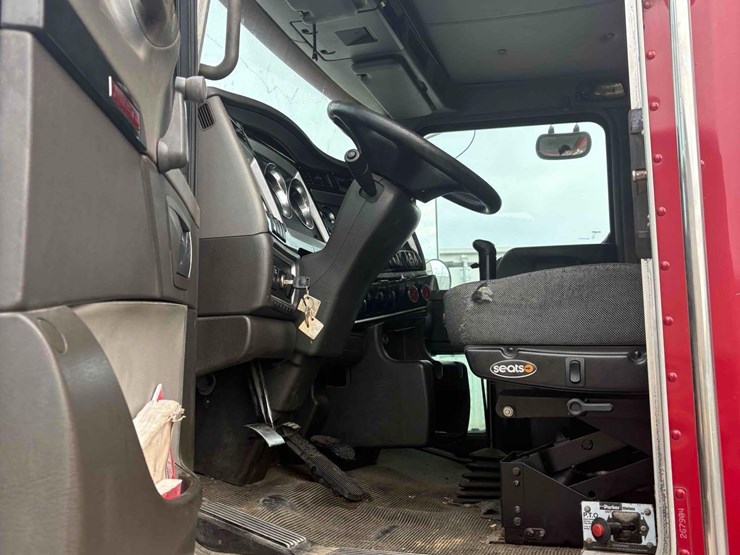 2010-caterpillar-c13-image-10