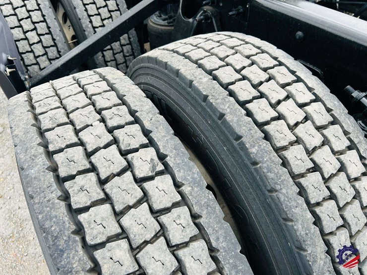 2024-international-lt62f-t/a-truck-tractor-image-40