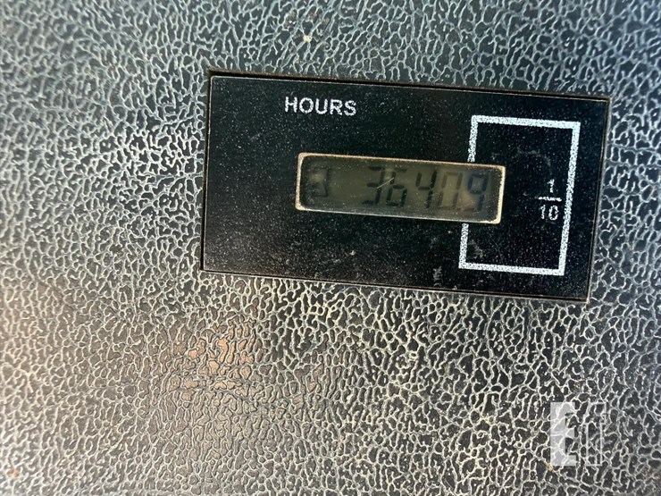 2017-hyundai-hx300l-image-23