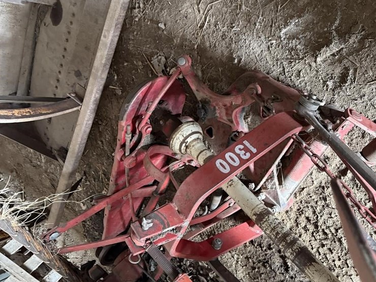 international-1300-image-4