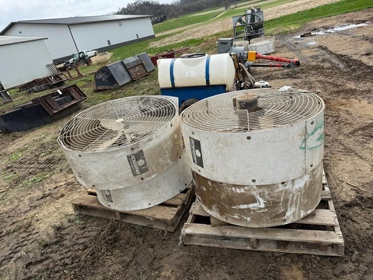 (4)-schaefer-36"-barn-fans-image-3