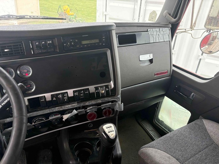 2010-caterpillar-c13-image-13