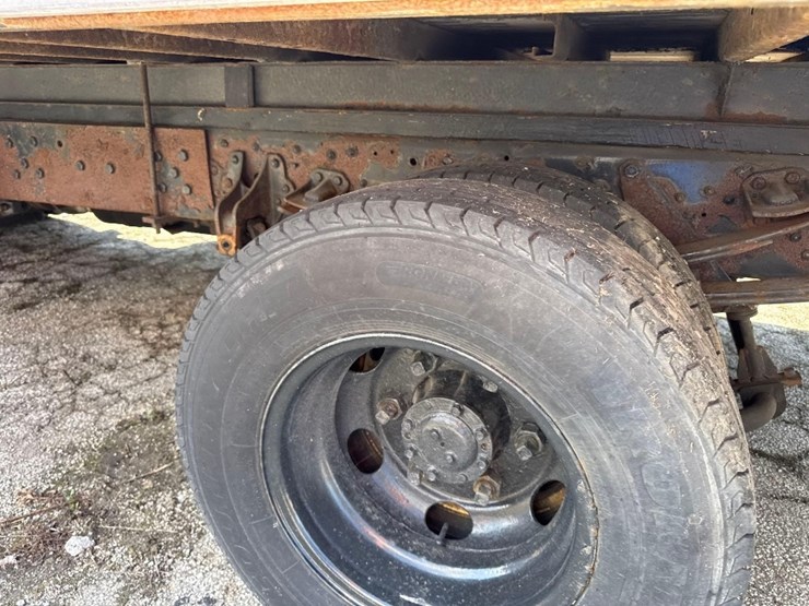 2008-mitsubishi-fuso-fe84d-image-5