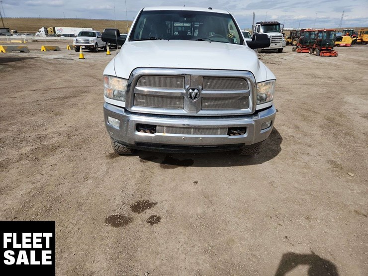 2015-ram-3500-slt-image-8