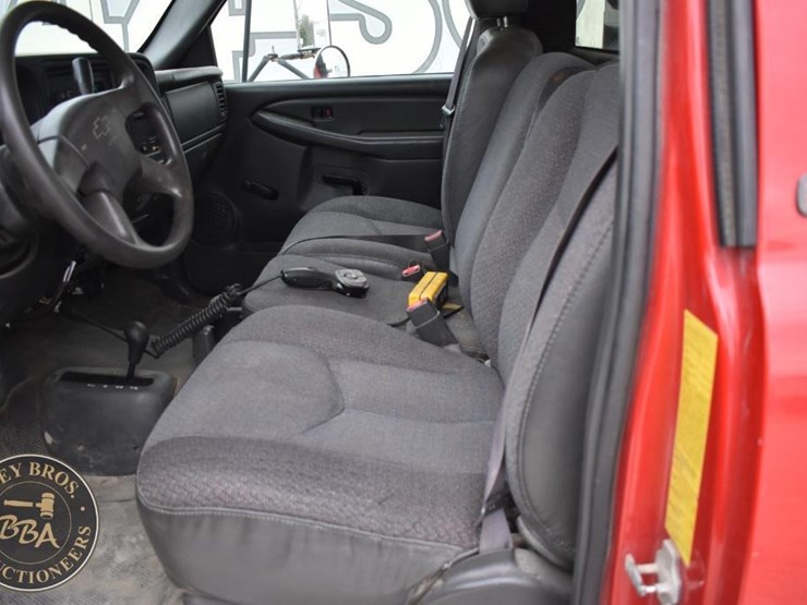 2003-chevrolet-3500-image-22