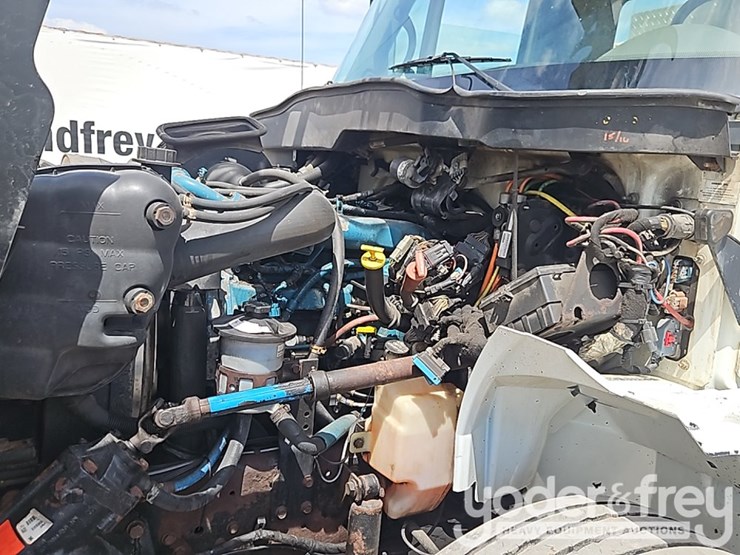 2005-international-durastar-4300-image-26