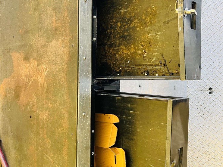 2009-gmc-savana-s/a-enclosed-roadside-service-truck-image-65