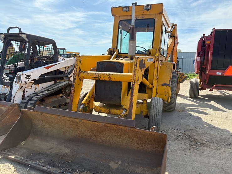 john-deere-310-image-4