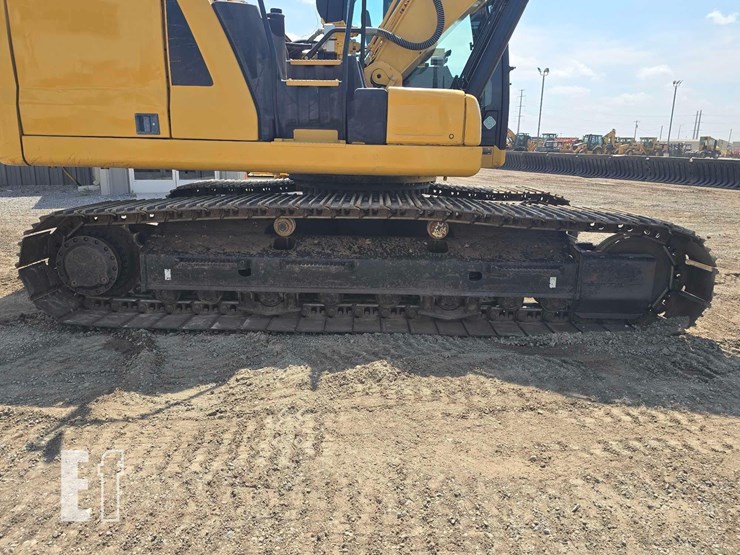 2019-caterpillar-320-image-33
