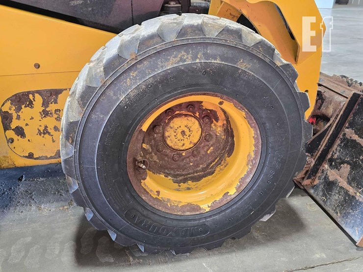 2021-caterpillar-242d3-image-29