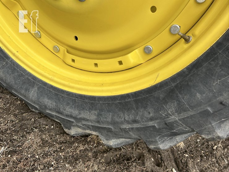 2014-john-deere-8320r-image-75