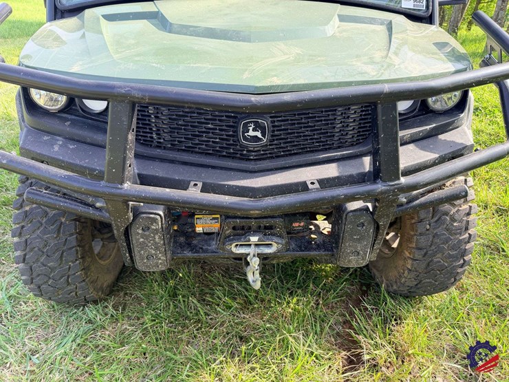 2023-john-deere-gator-xuv-835r-image-16