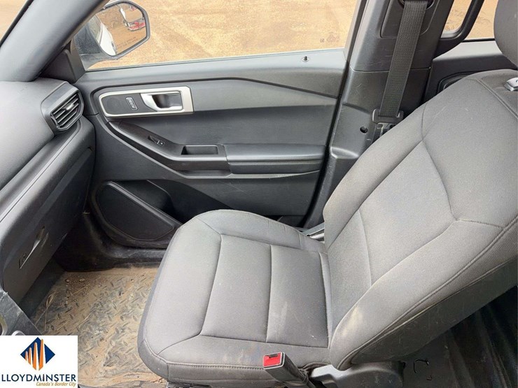 2020-ford-explorer-police-interceptor-image-19