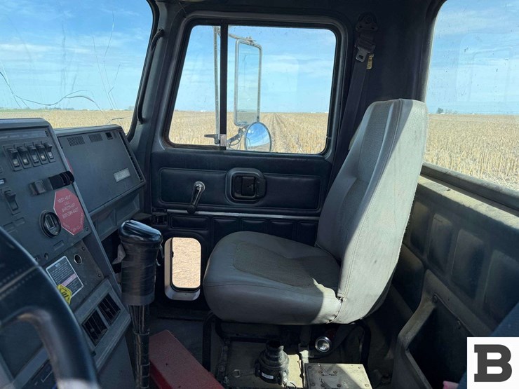 2000-mack-ch612-image-43