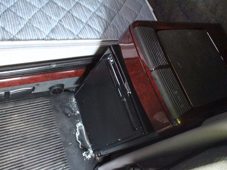 2019-freightliner-corando-glider-3alxfb001ldls9685-mileage:-does-not-run-image-32