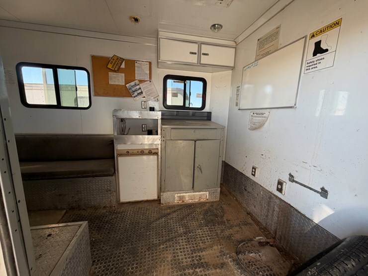 2007-atc-16’-bp-dog-house-trailer-image-8