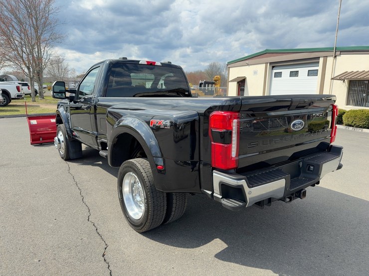 2023-ford-f450-xlt-image-3