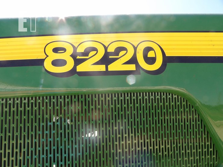 john-deere-8220-image-17