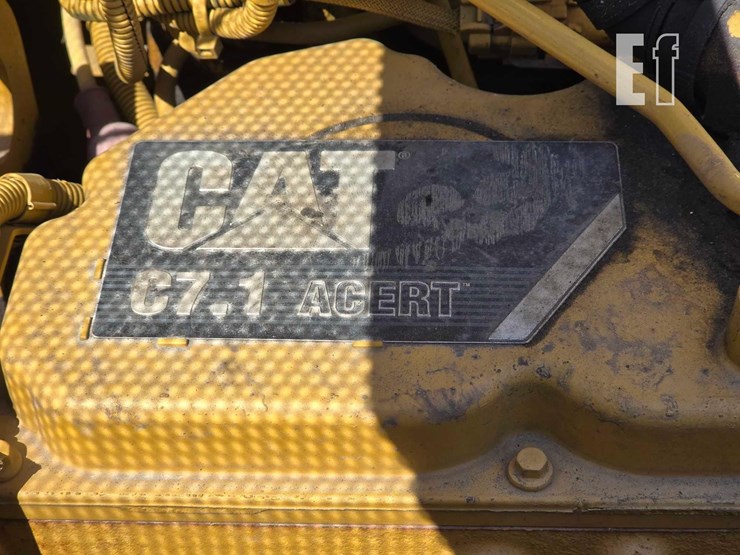 2020-caterpillar-323-image-28