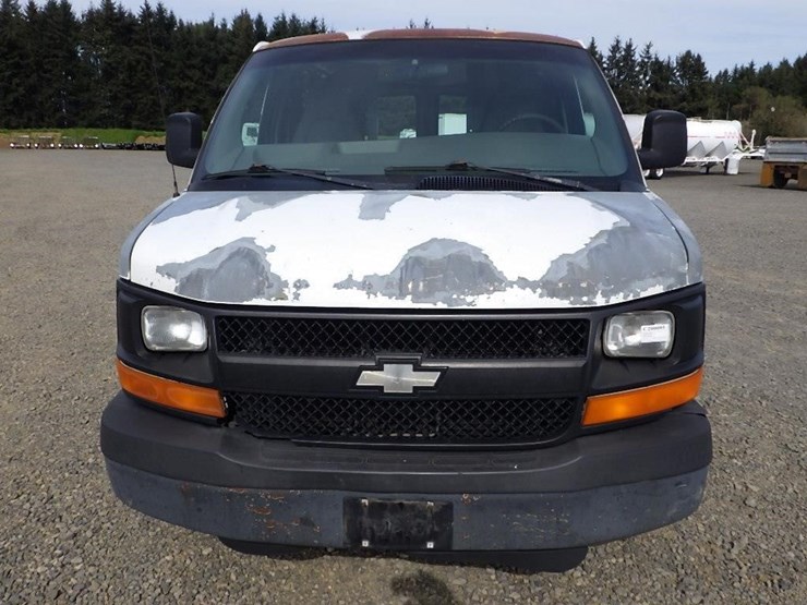 2003-chevrolet-3500-image-2