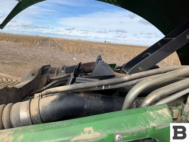 2014-john-deere-8295r-image-60
