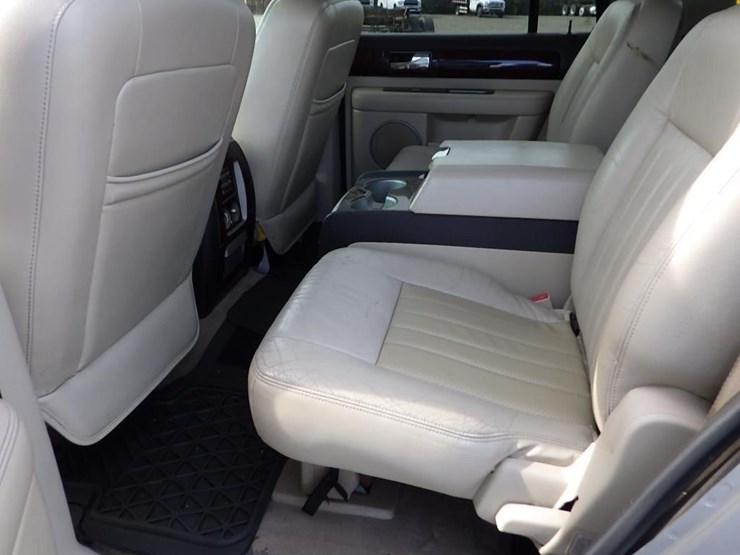 2003-lincoln-navigator-image-22