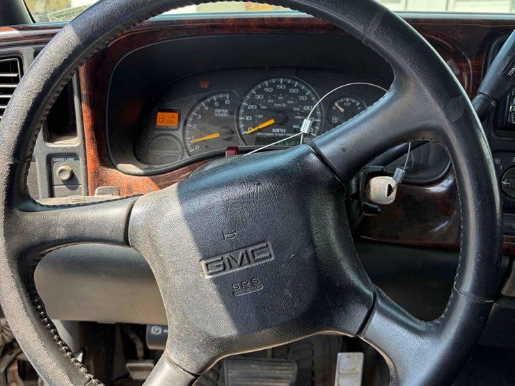 2005-gmc-sierra-limited-image-13