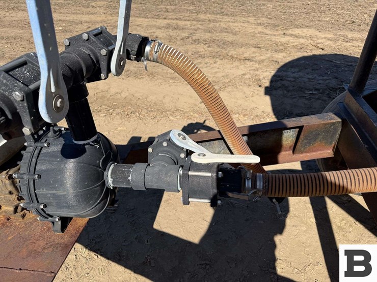 bubble-tank-chemigation-trailer-image-12