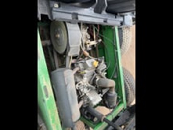 2012-john-deere-gator-th-image-11