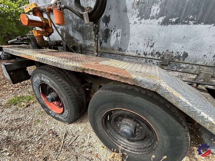 fuel-&-lube-truck-image-41